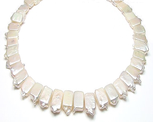 Collar de perla rectangular blanca