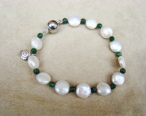 Pulsera de Perlas coin y Crisoprasa