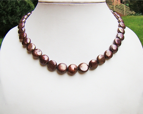 Collar de perlas Coin. Chocolate