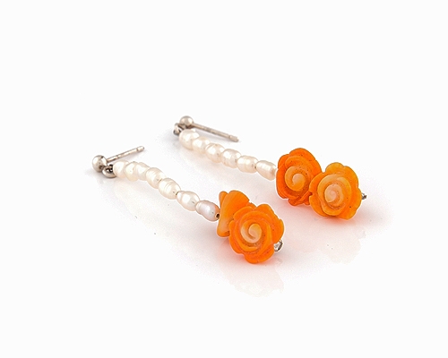 Pendientes de Flores de Coral, Perlas y Plata 925ml.