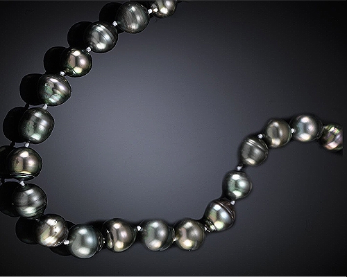 Collar de perla Tahití oval en diferentes grises