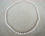 Collar de perla semi esférica blanca