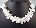 Collar de perla Biwa blanca