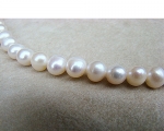 Collar de perla semi esférica blanca