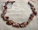 Collar de perlas Biwa chocolate