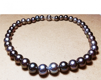 Collar de perla Tahití esférica gris con broche de oro