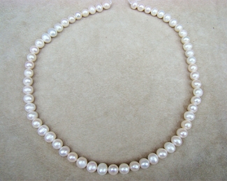 Collar de perla semi esférica blanca