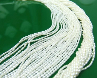 Collar de perla arroz blanca