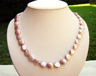 Collar de perlas Coin malva