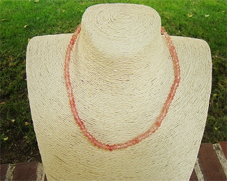 Collar de cuarzo frambuesa en rondel facetado